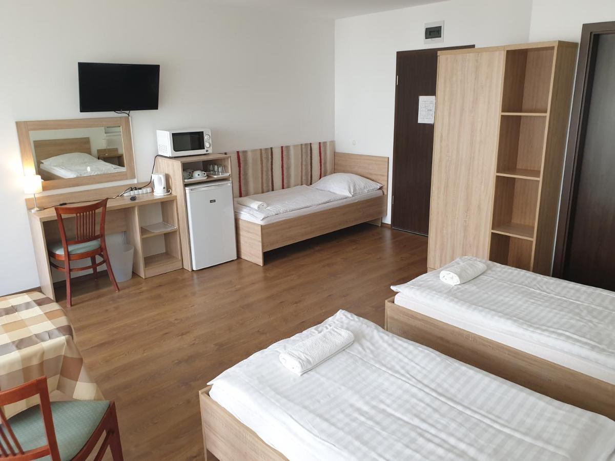 Adam Apartmanhaz Siófok Pokoj fotografie