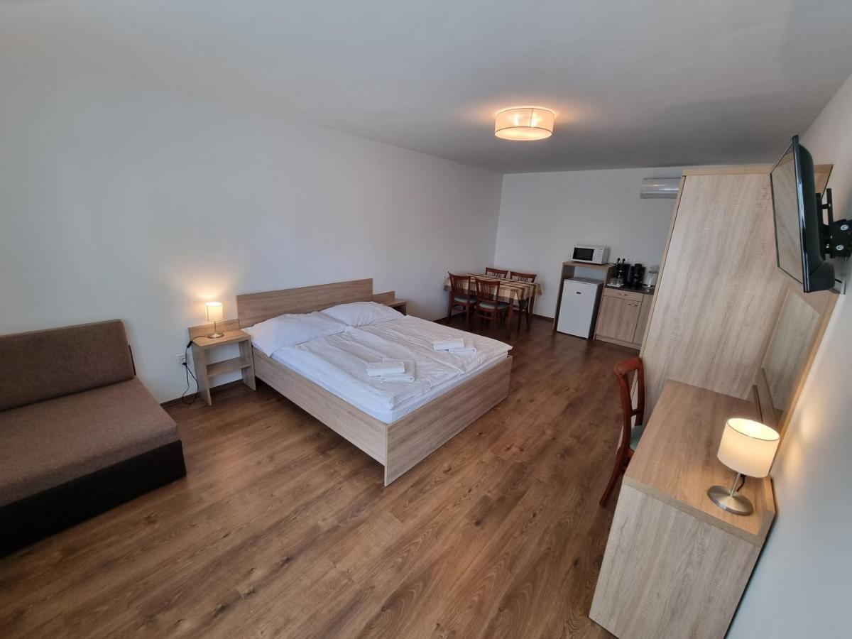 Adam Apartmanhaz Siófok Exteriér fotografie
