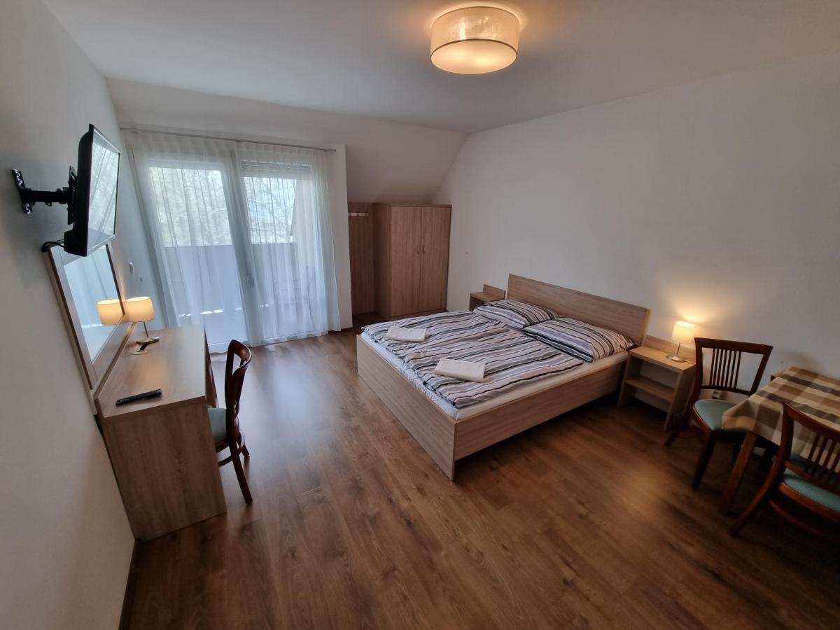Adam Apartmanhaz Siófok Exteriér fotografie