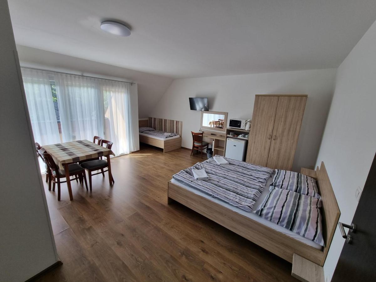Adam Apartmanhaz Siófok Exteriér fotografie