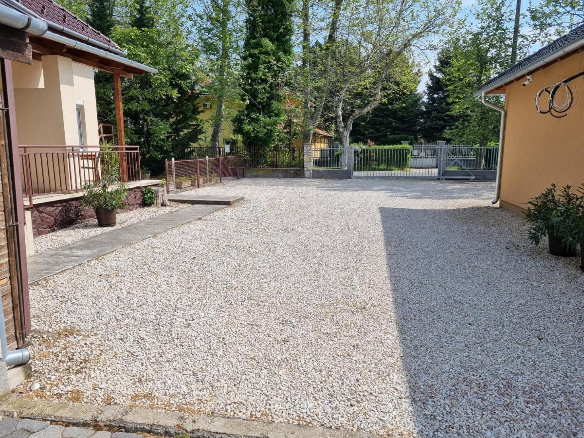 Adam Apartmanhaz Siófok Exteriér fotografie