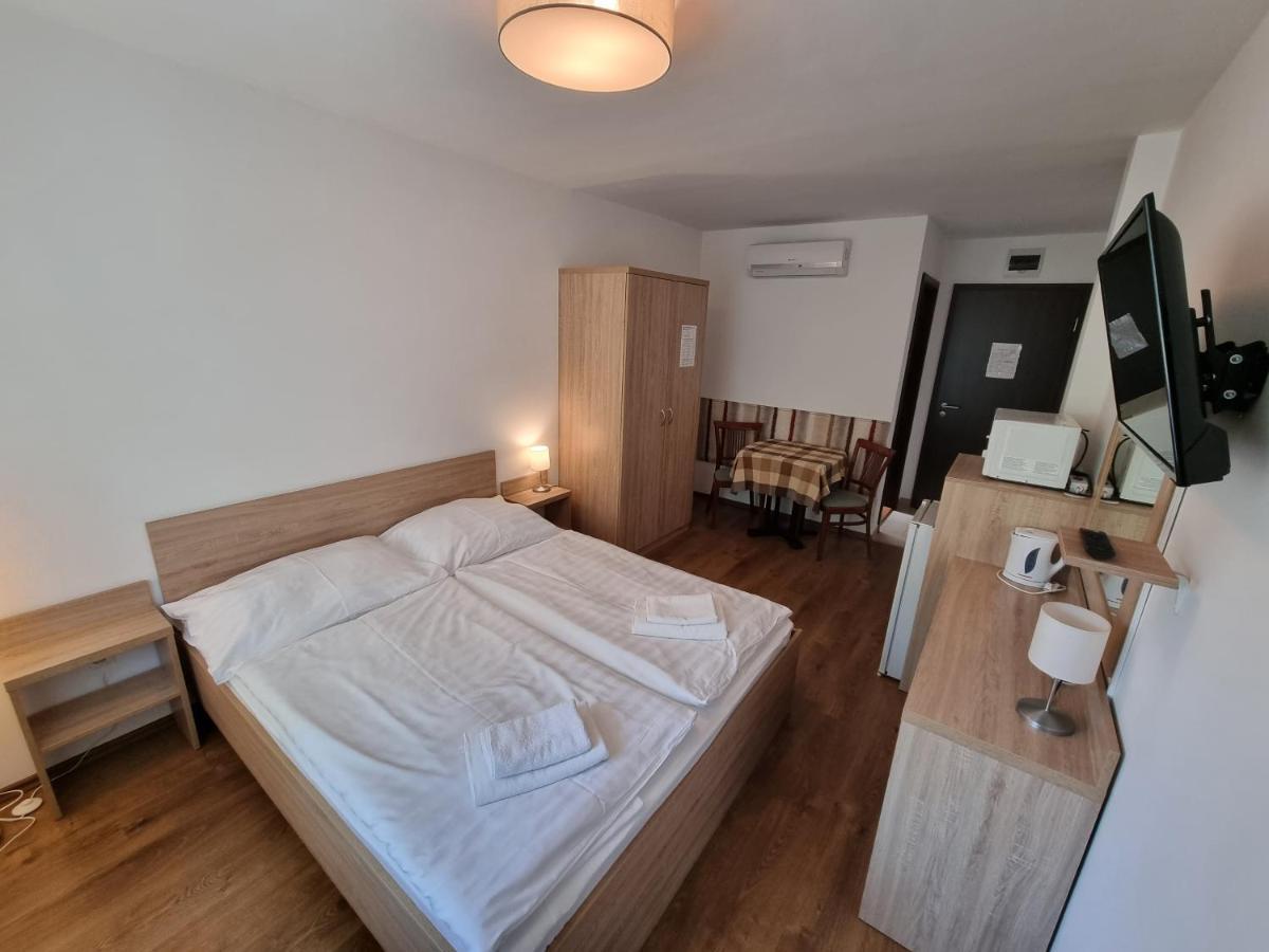 Adam Apartmanhaz Siófok Pokoj fotografie