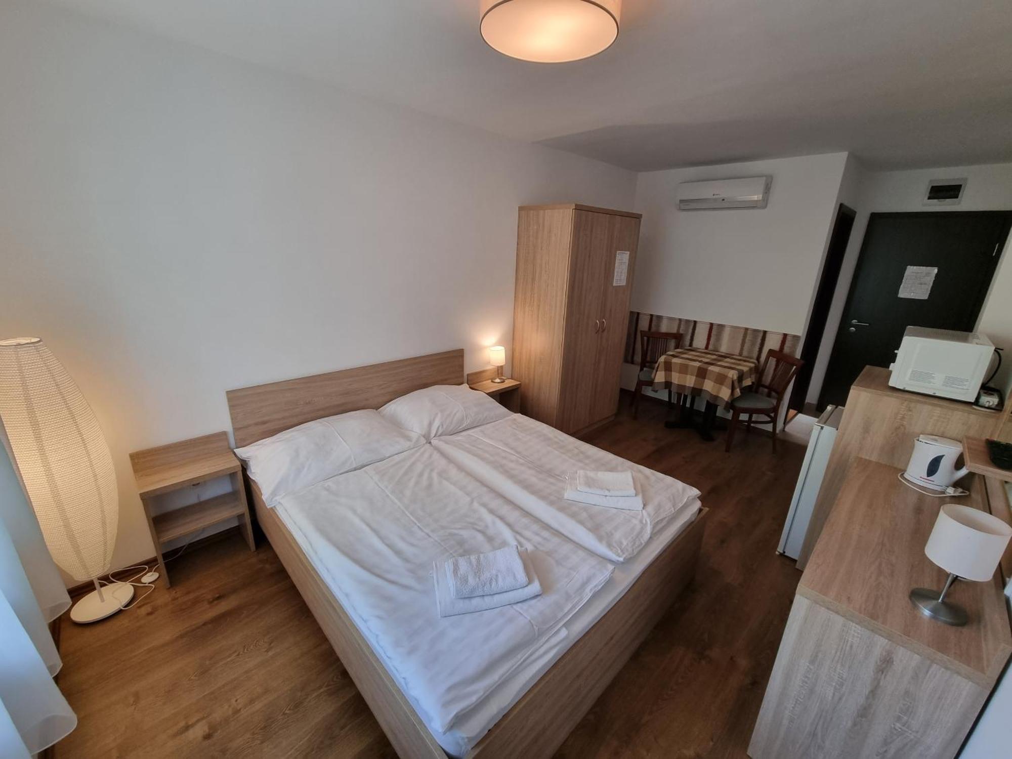 Adam Apartmanhaz Siófok Pokoj fotografie