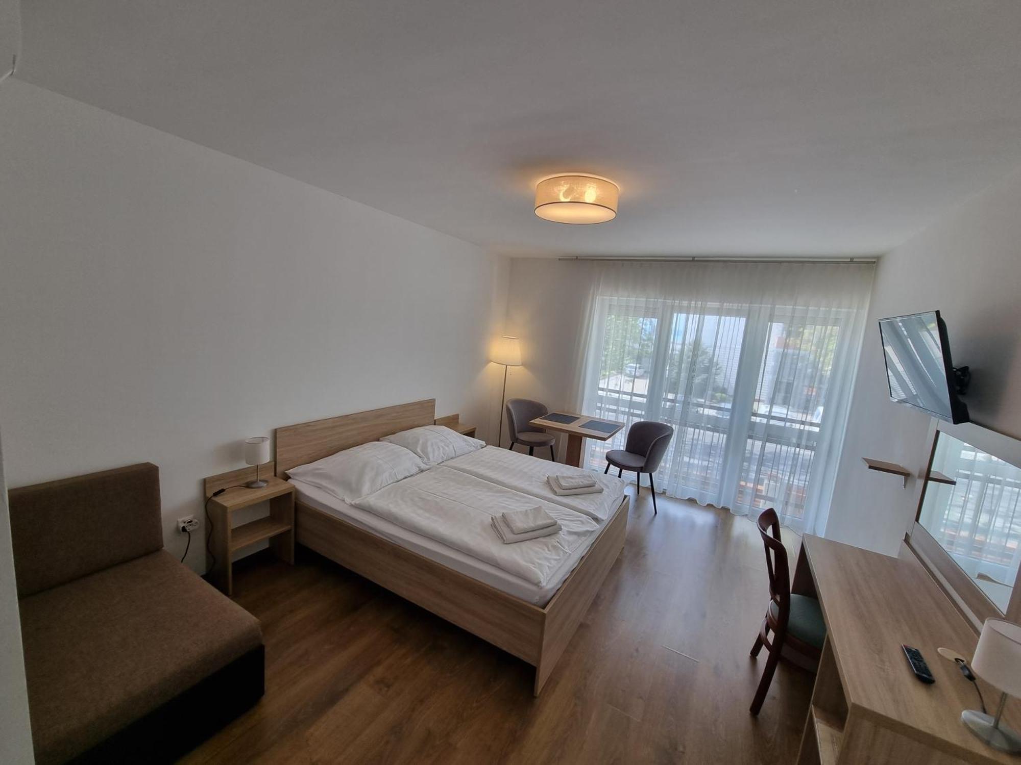Adam Apartmanhaz Siófok Pokoj fotografie