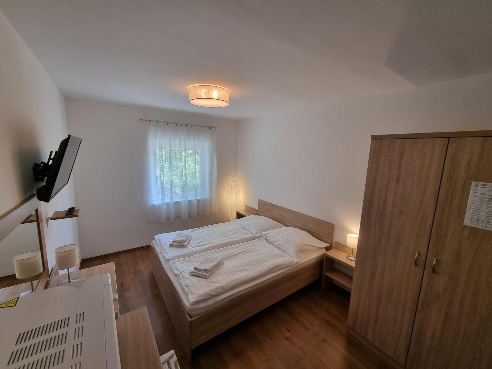 Adam Apartmanhaz Siófok Pokoj fotografie
