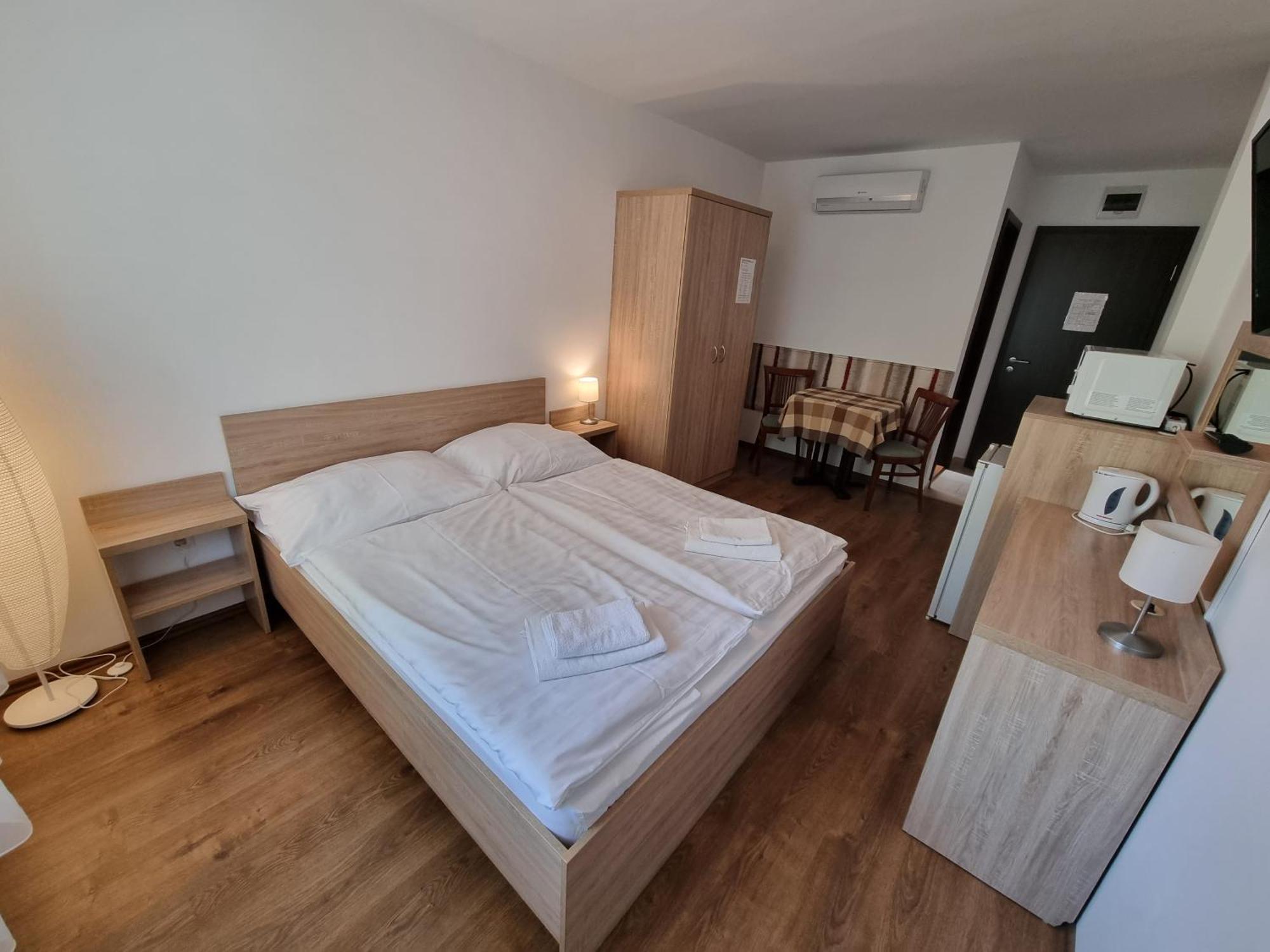 Adam Apartmanhaz Siófok Pokoj fotografie