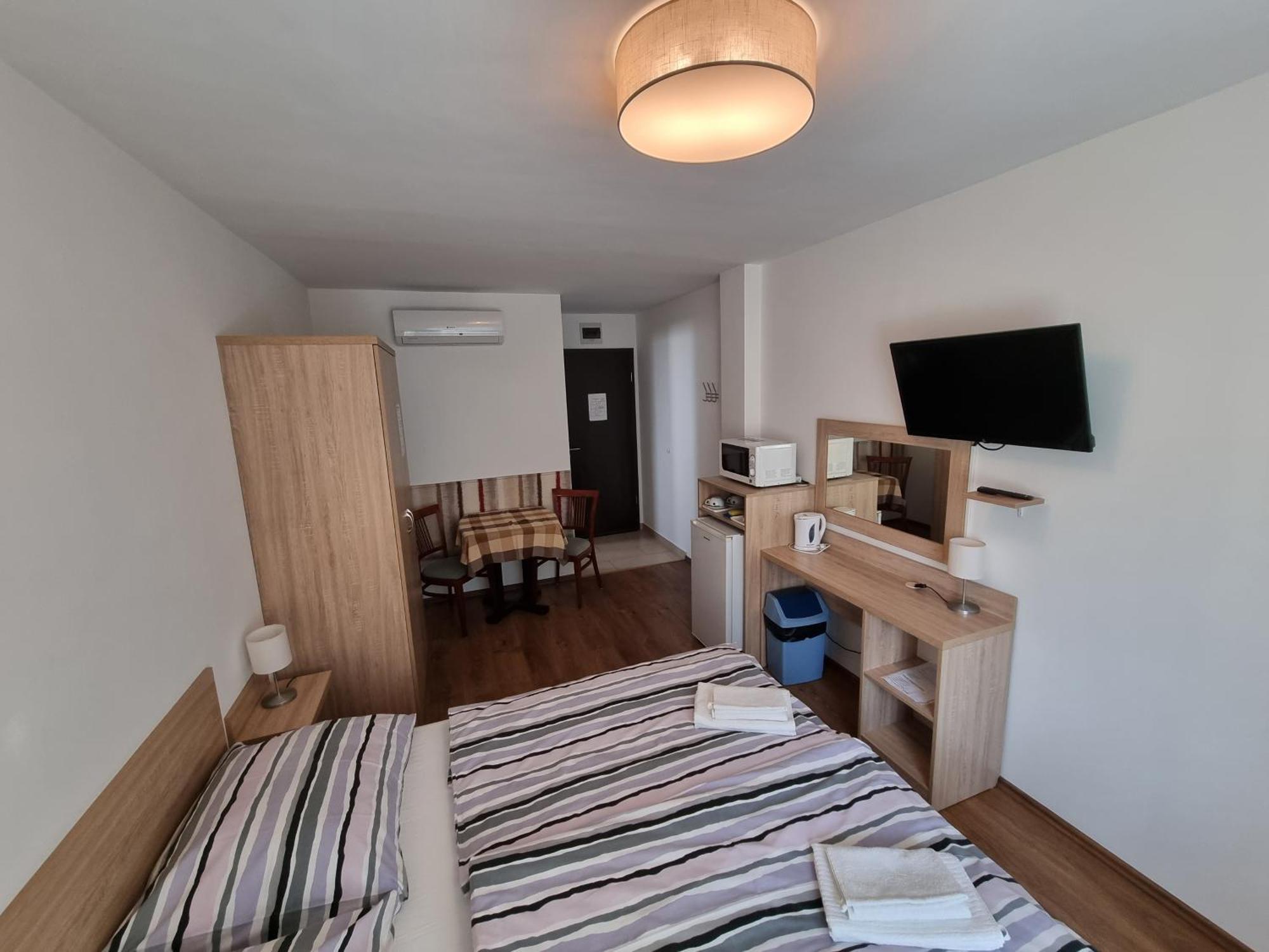 Adam Apartmanhaz Siófok Pokoj fotografie