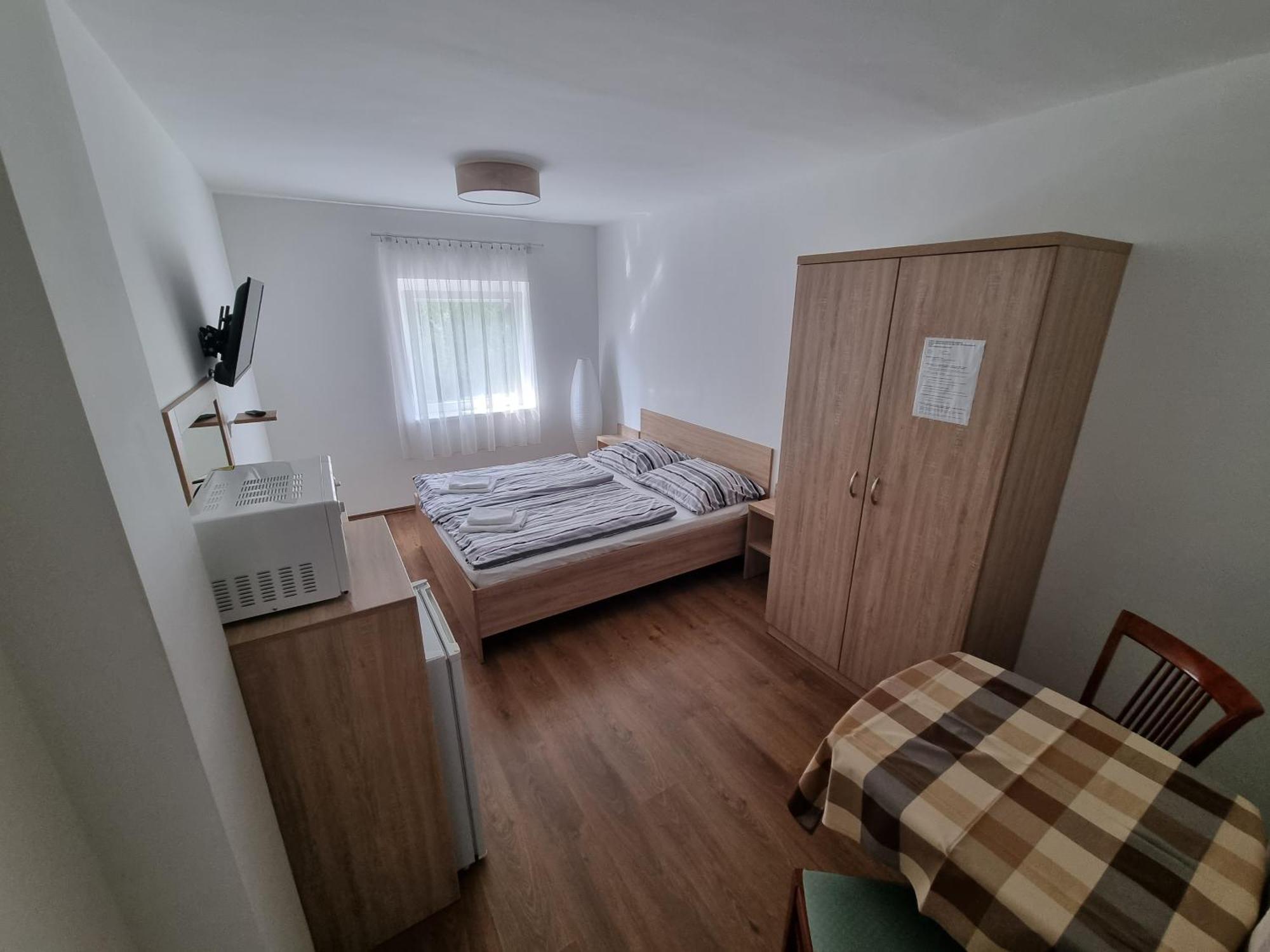 Adam Apartmanhaz Siófok Pokoj fotografie