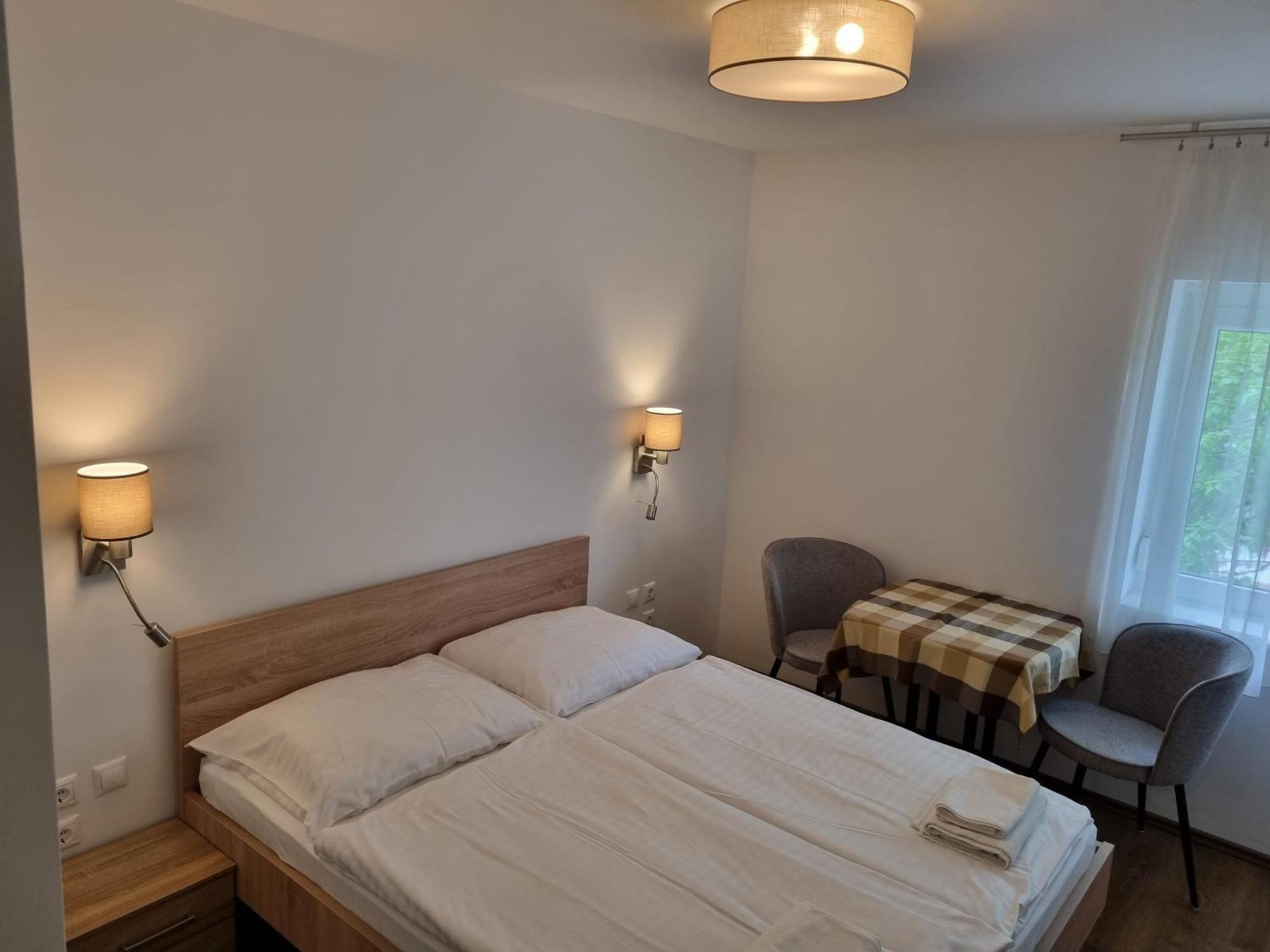 Adam Apartmanhaz Siófok Pokoj fotografie