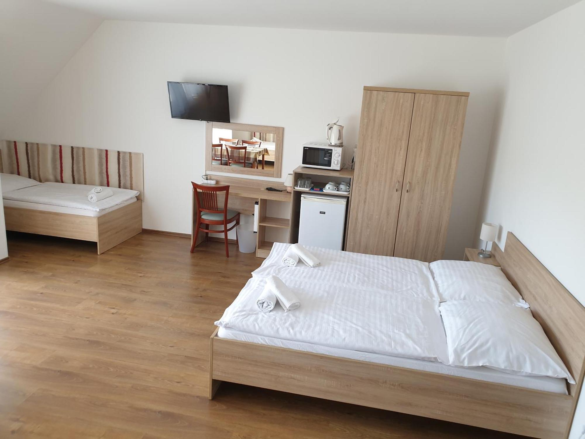 Adam Apartmanhaz Siófok Pokoj fotografie