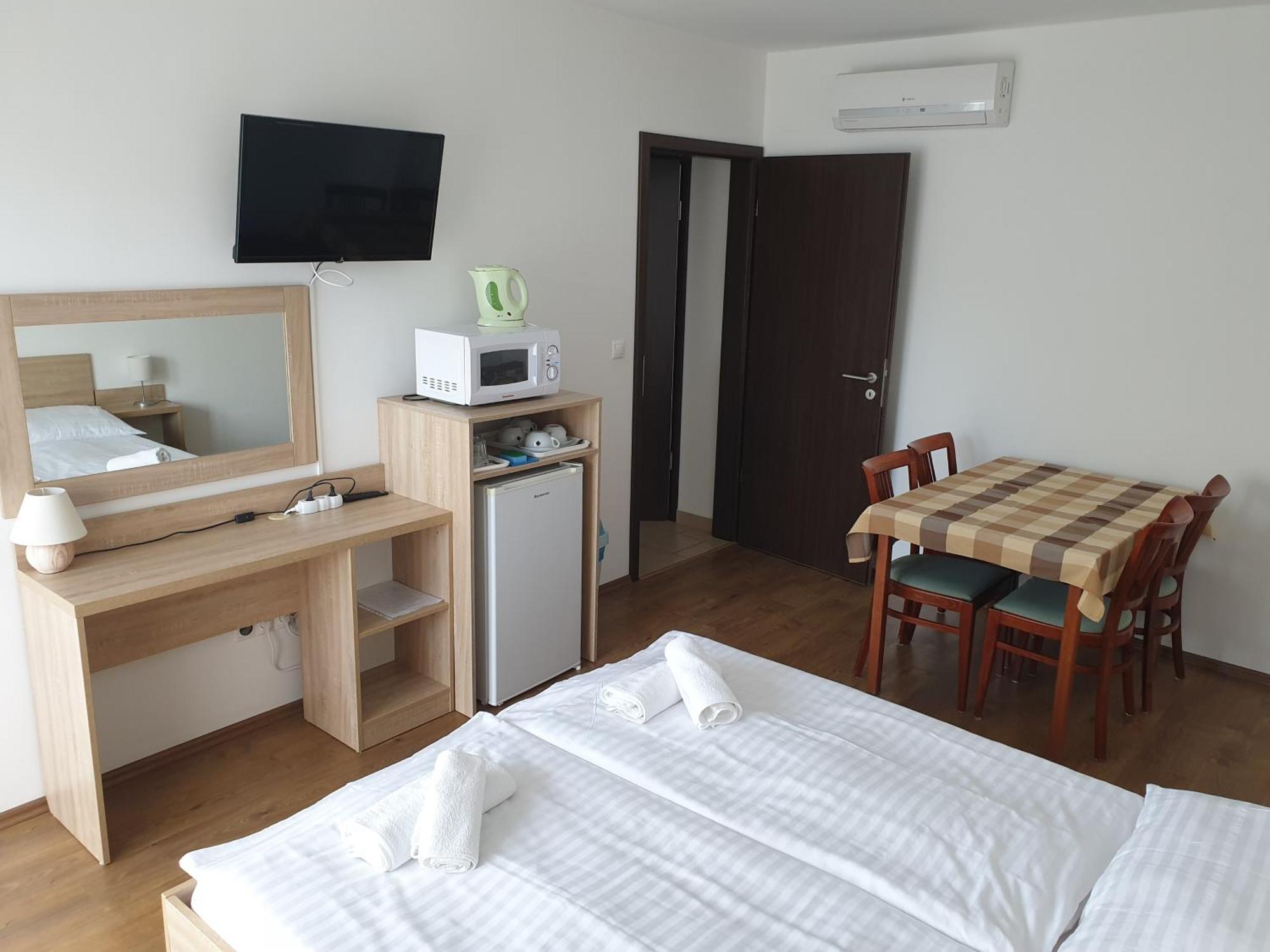 Adam Apartmanhaz Siófok Pokoj fotografie