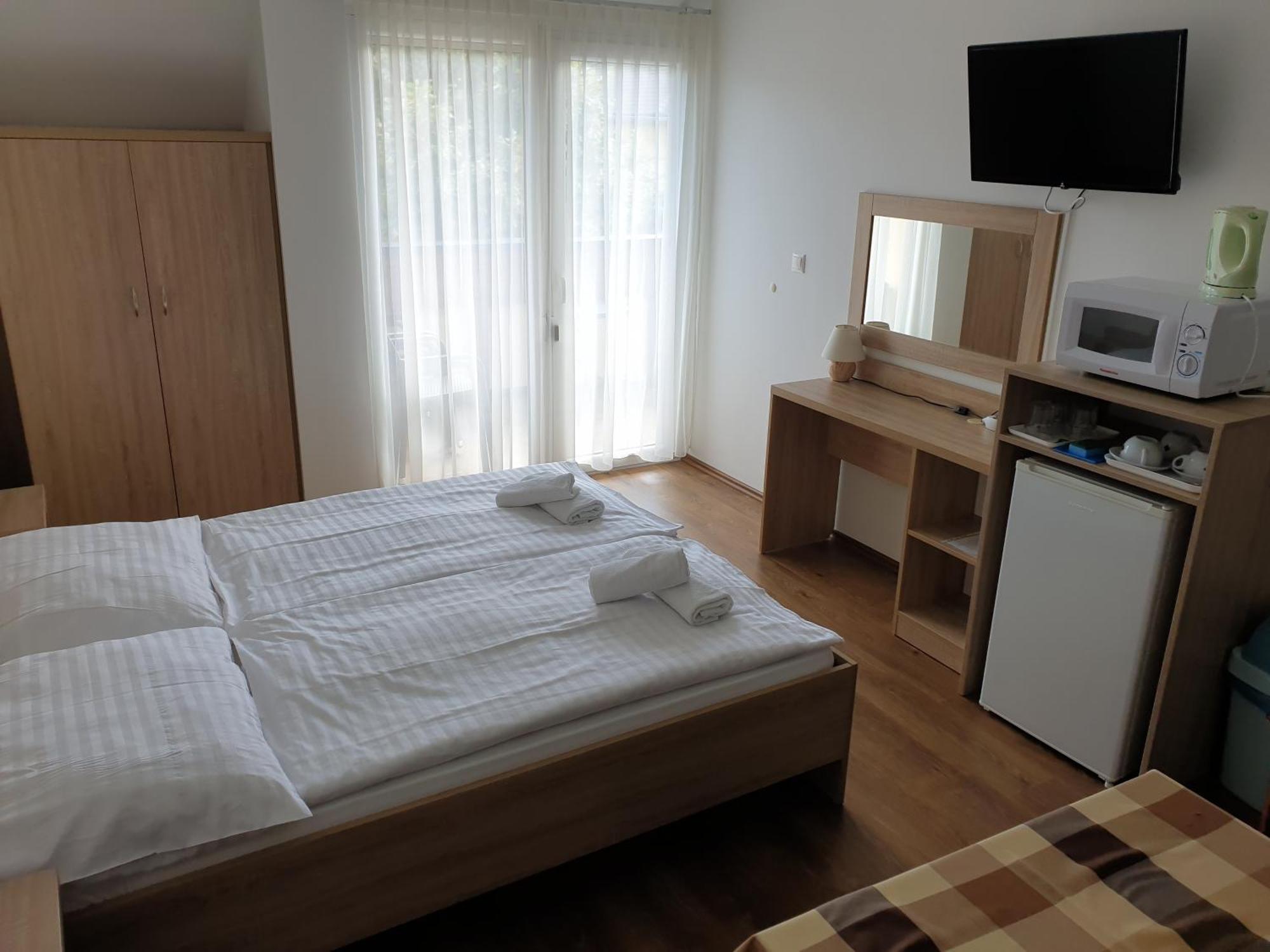 Adam Apartmanhaz Siófok Pokoj fotografie