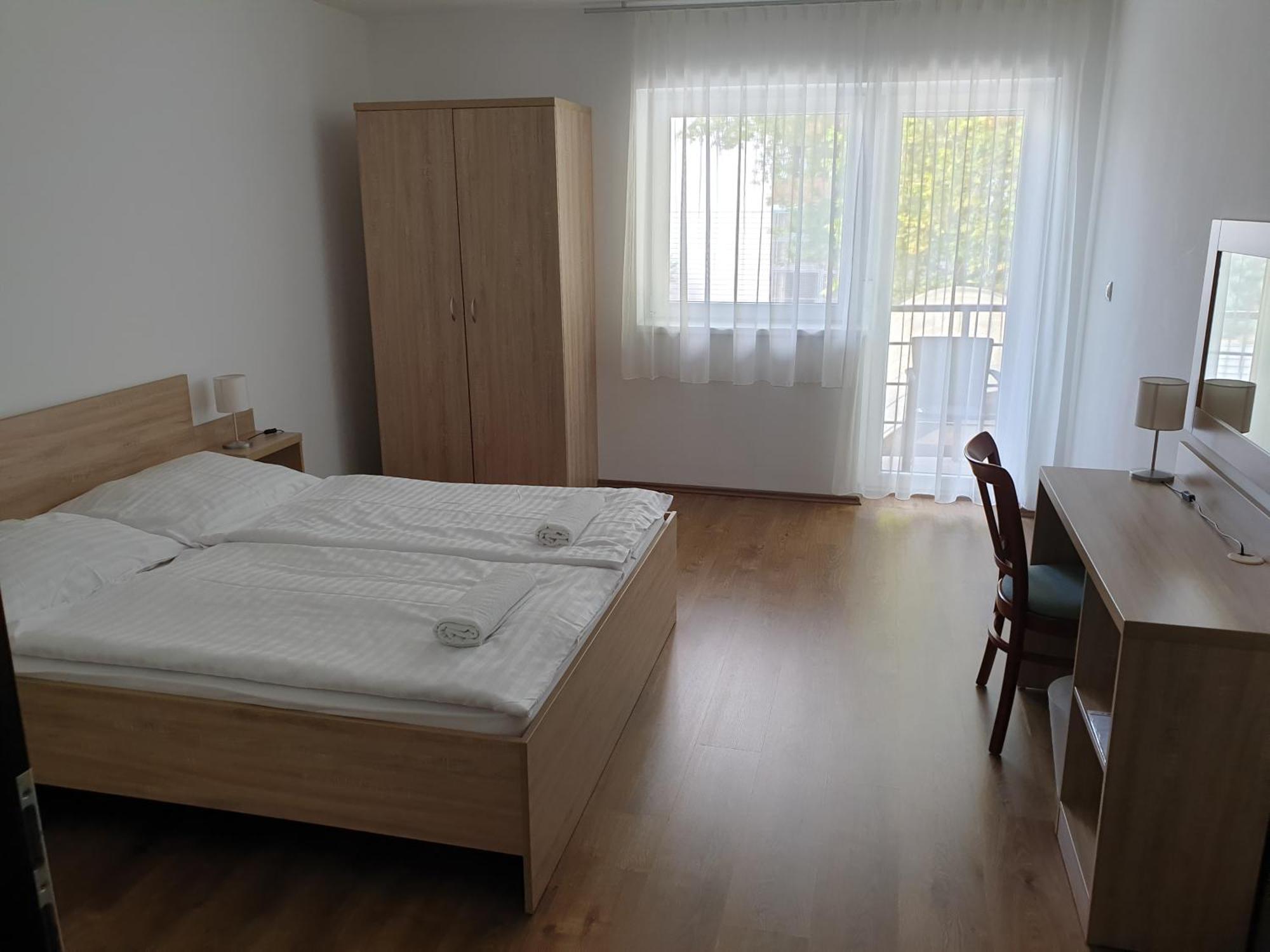 Adam Apartmanhaz Siófok Pokoj fotografie