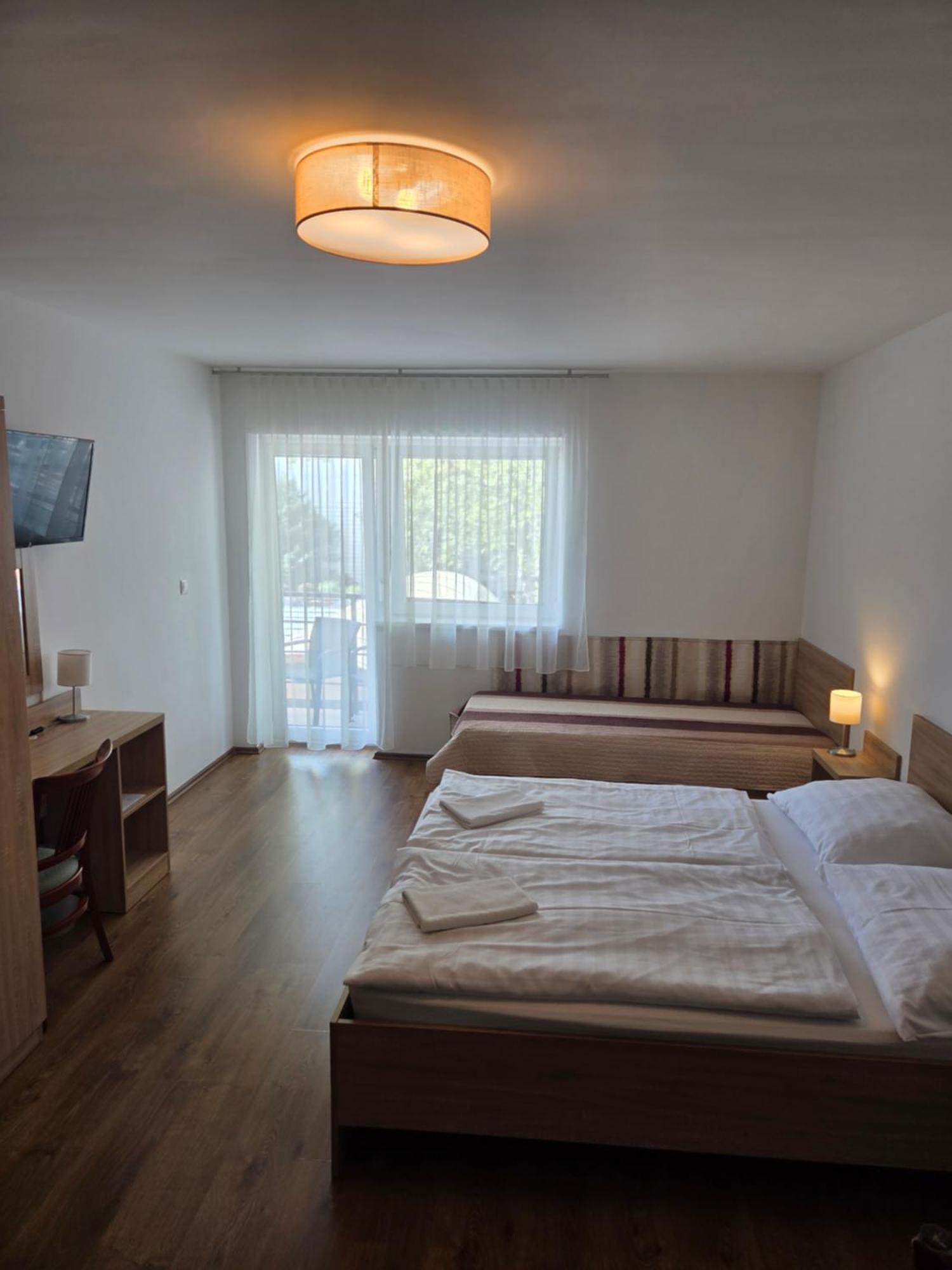 Adam Apartmanhaz Siófok Exteriér fotografie
