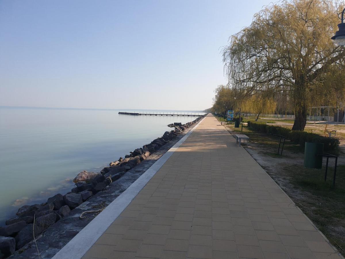 Adam Apartmanhaz Siófok Exteriér fotografie